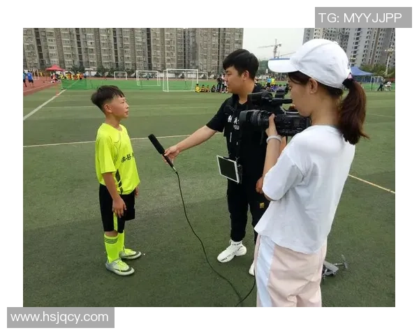 小足球队员的梦想与成长之旅在银幕上绽放光彩